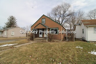 2508 Dewey St-Unit -e4a9aeef-dbf5-11ee-92d6-0acfcda66f62 in Anderson, IN - Building Photo - Building Photo