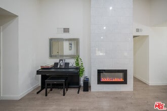 15425 Sherman Way in Los Angeles, CA - Building Photo - Building Photo