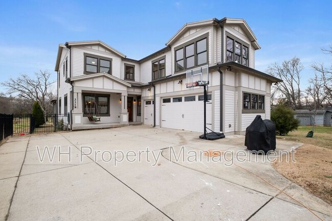 311B 54th Ave N