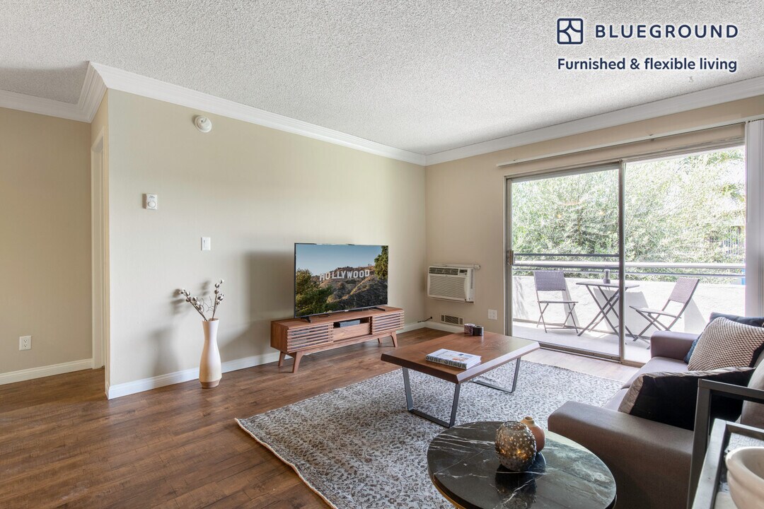 3640 S Sepulveda Blvd, Unit FL3-ID95 in Los Angeles, CA - Building Photo