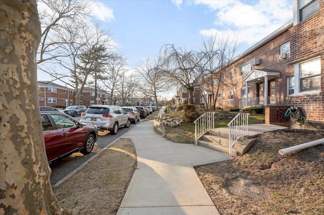 87-37 Marengo St in Queens, NY - Building Photo - Building Photo