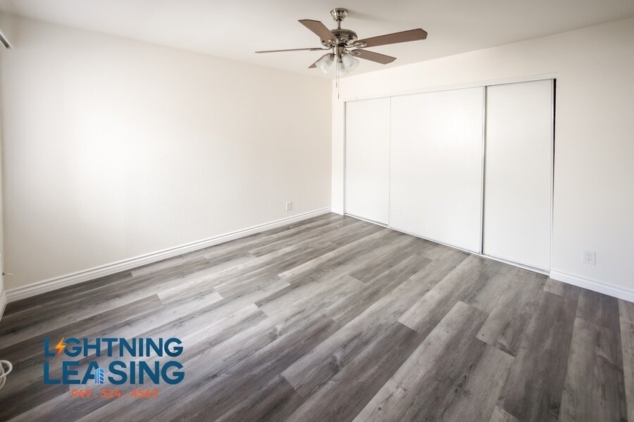 6738 Independence Ave in Los Angeles, CA - Building Photo