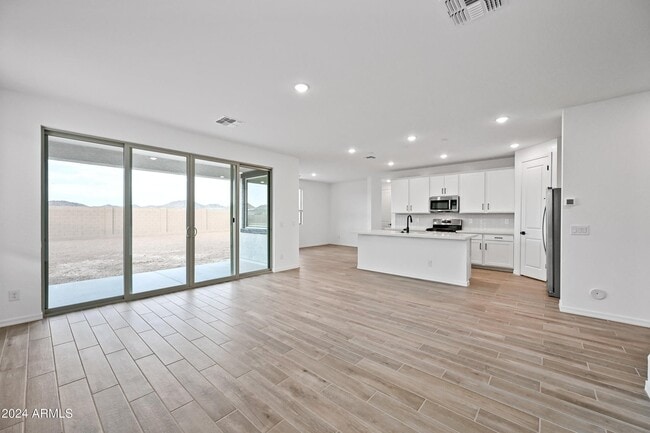 property at 7632 W Saddlehorn Rd