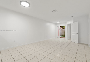 2403 W 4th Ct in Hialeah, FL - Building Photo - Building Photo