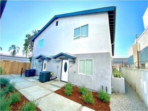 10617 S Broadway in Los Angeles, CA - Building Photo - Building Photo