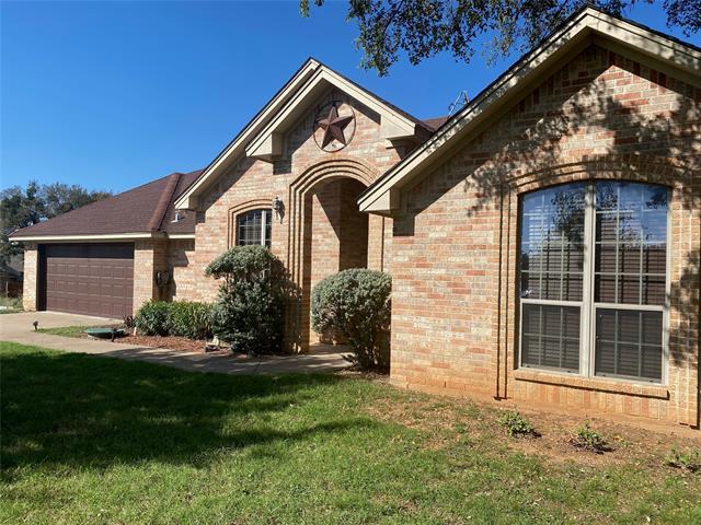 1708 Rockview Dr in Granbury, TX - Building Photo