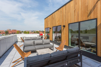 Rowat Lofts Apartments in Des Moines, IA - Foto de edificio - Building Photo