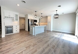 10985 Main St in Clarence, NY - Building Photo - Building Photo