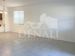 7954 W Medlock Dr in Glendale, AZ - Building Photo - Building Photo