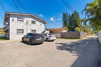 6406 W Flagler St in Miami, FL - Building Photo - Building Photo