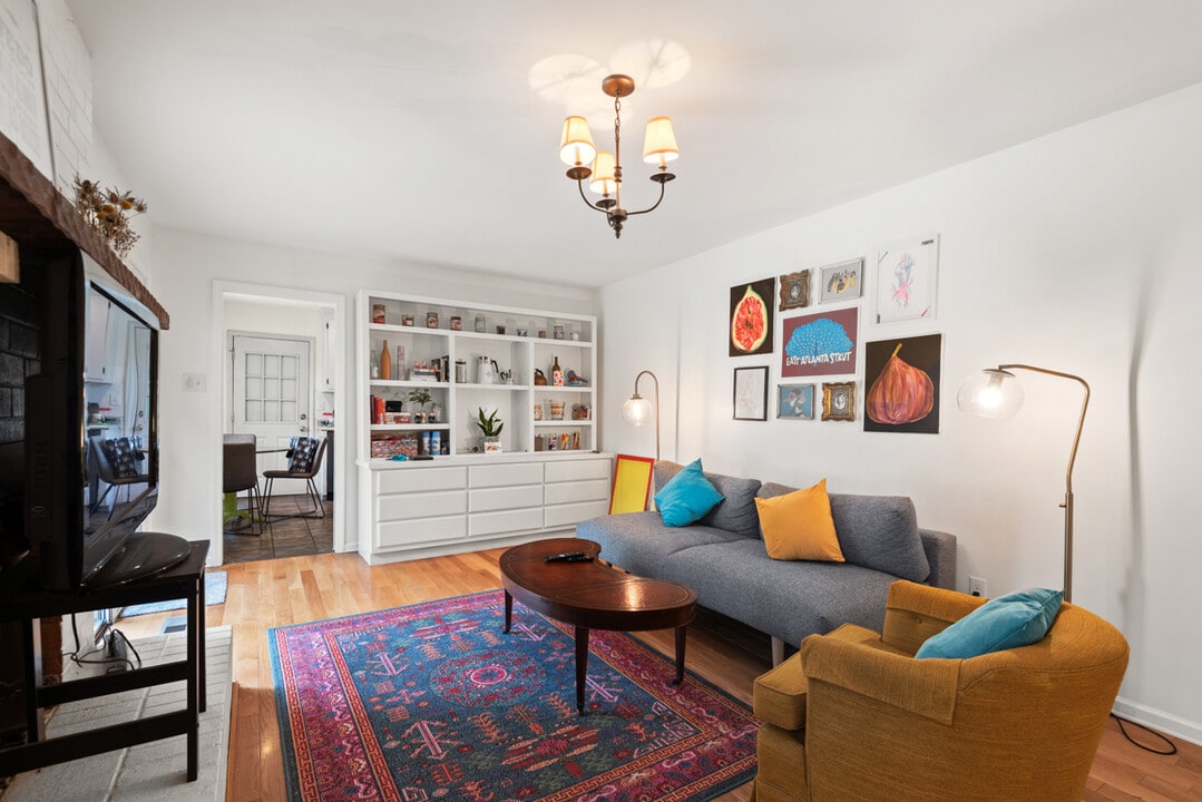 2514 W Wilson St, Unit Room 2 in Durham, NC - Building Photo