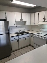 370 E 34th St in Hialeah, FL - Building Photo - Building Photo