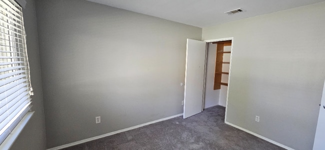 14886 Reedley St in Moorpark, CA - Foto de edificio - Building Photo