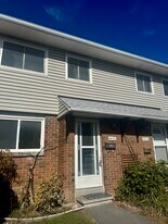 1466 Heatherington Rd in Ottawa, ON - Building Photo