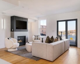 272 E Eagle St in Boston, MA - Building Photo - Building Photo