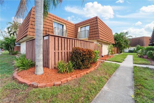 property at 5212 Cedarbend Dr