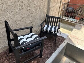 202 39th St, Unit Studio B Furnished in Manhattan Beach, CA - Foto de edificio - Building Photo