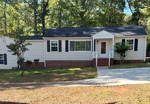 939 Chester Cir in Pendleton, SC - Building Photo