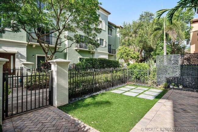 property at 48 NW Hawthorne Pl