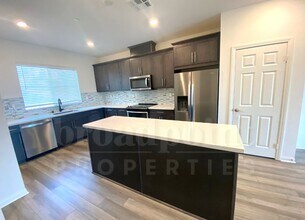 342 Fitzpatrick Rd in San Marcos, CA - Building Photo - Building Photo