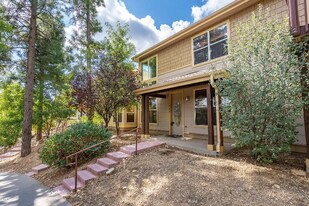 1284 E Makayla Way in Flagstaff, AZ - Building Photo