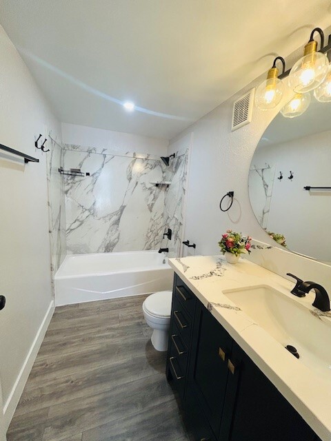 property at 1601 E Cypress St