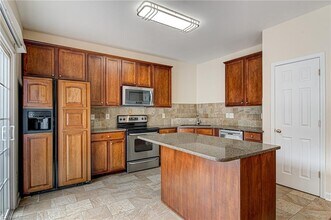 3970 Fountain Village Ln in High Point, NC - Building Photo - Building Photo