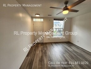 216 Oxford Oak Dr in Columbus, OH - Building Photo - Building Photo
