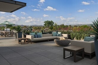 PENDANT on Topanga in Canoga Park, CA - Building Photo - Building Photo