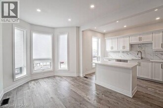 360 Cannon St E in Hamilton, ON - Building Photo - Building Photo