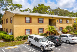 The Apartments at Oak Creek in Clearwater, FL - Building Photo - Building Photo