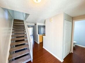 11528 Sunset Cove Ln in Indianapolis, IN - Building Photo - Building Photo