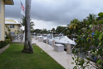 2811 NE 51st St, Unit 16 in Fort Lauderdale, FL - Building Photo - Building Photo