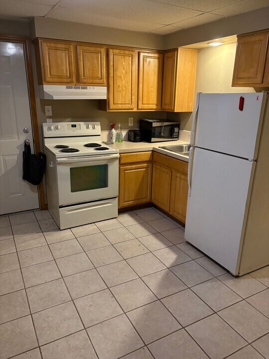 6913-6915-6915 S 39th Ave in Bellevue, NE - Building Photo