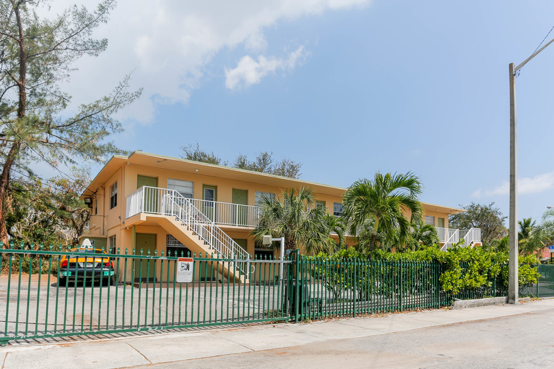 Buena Vista Apartments in Miami, FL - Building Photo