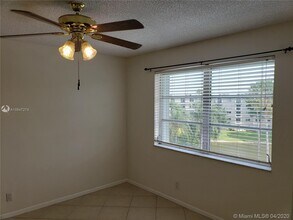 2220 N Cypress Bend Dr-Unit -504 in Pompano Beach, FL - Building Photo - Building Photo
