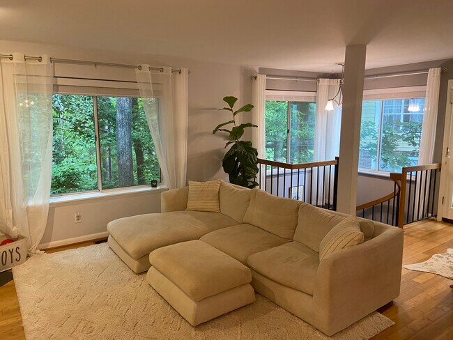 property at 1286 Clifden Grn