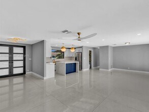 2310 NE 48th Ct in Lighthouse Point, FL - Building Photo - Building Photo