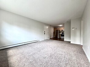 132 North St, Unit 10 in Newton, MA - Building Photo - Building Photo