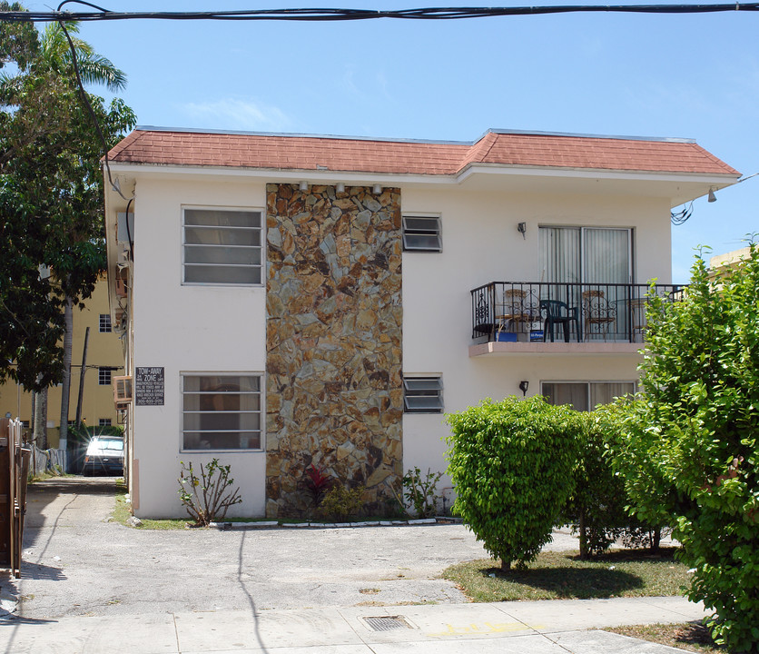 1354 SW 3rd St in Miami, FL - Building Photo