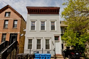 1016 W Fry St, Unit # 02 in Chicago, IL - Building Photo