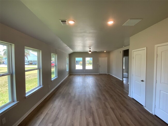property at 619 W Bayshore Dr