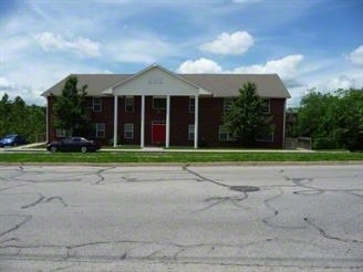 800 S Holden St in Warrensburg, MO - Foto de edificio