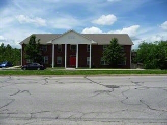 800 S Holden St in Warrensburg, MO - Building Photo