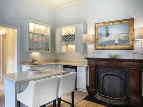 95 Coggeshall Ave, Unit 1A in Newport, RI - Building Photo - Building Photo