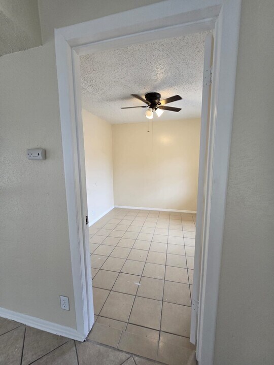 5838 Wy Vw Dr in San Antonio, TX - Building Photo