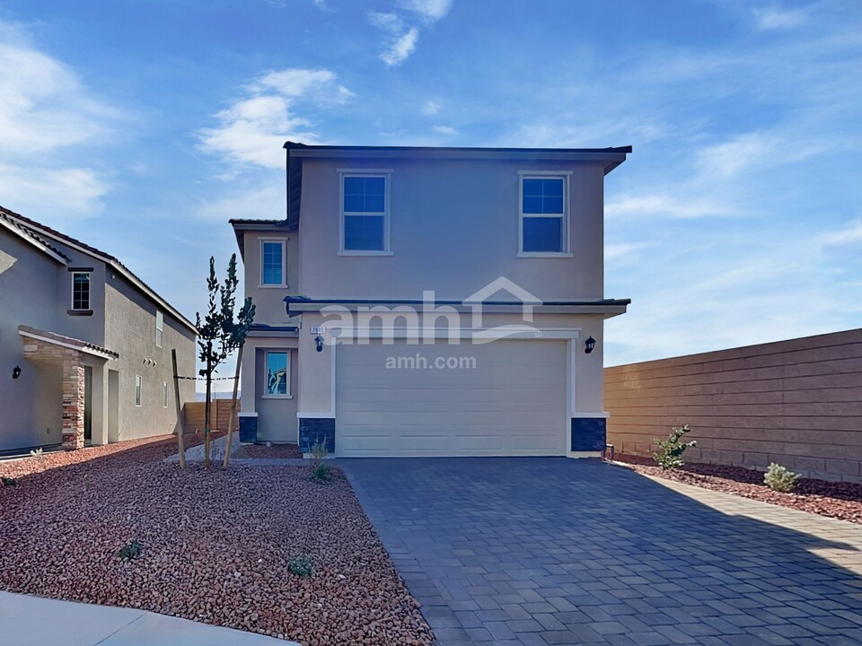 7945 Banquero Ct in Las Vegas, NV - Building Photo