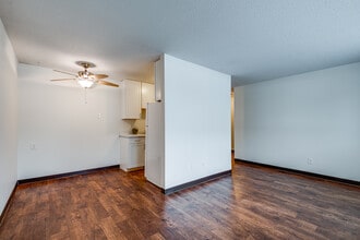 2600 Bryant Ave S in Minneapolis, MN - Building Photo - Interior Photo