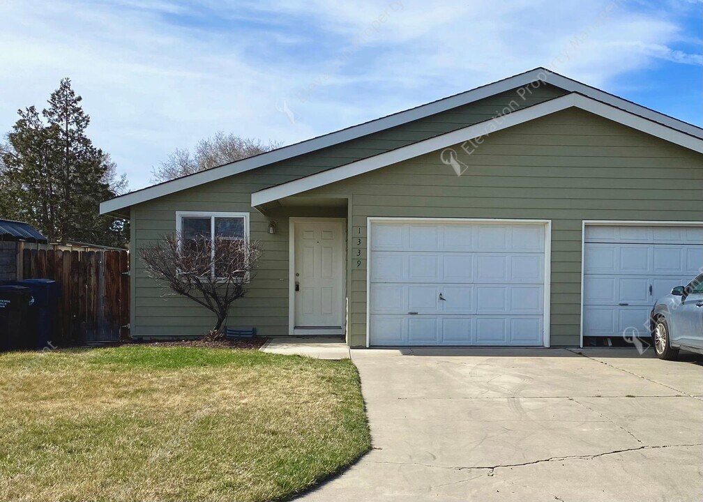 1339 SW 16th St in Redmond, OR - Building Photo