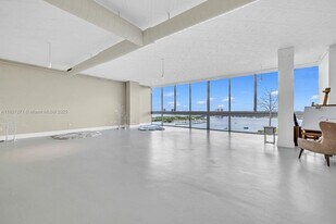 7934 West Dr in North Bay Village, FL - Building Photo